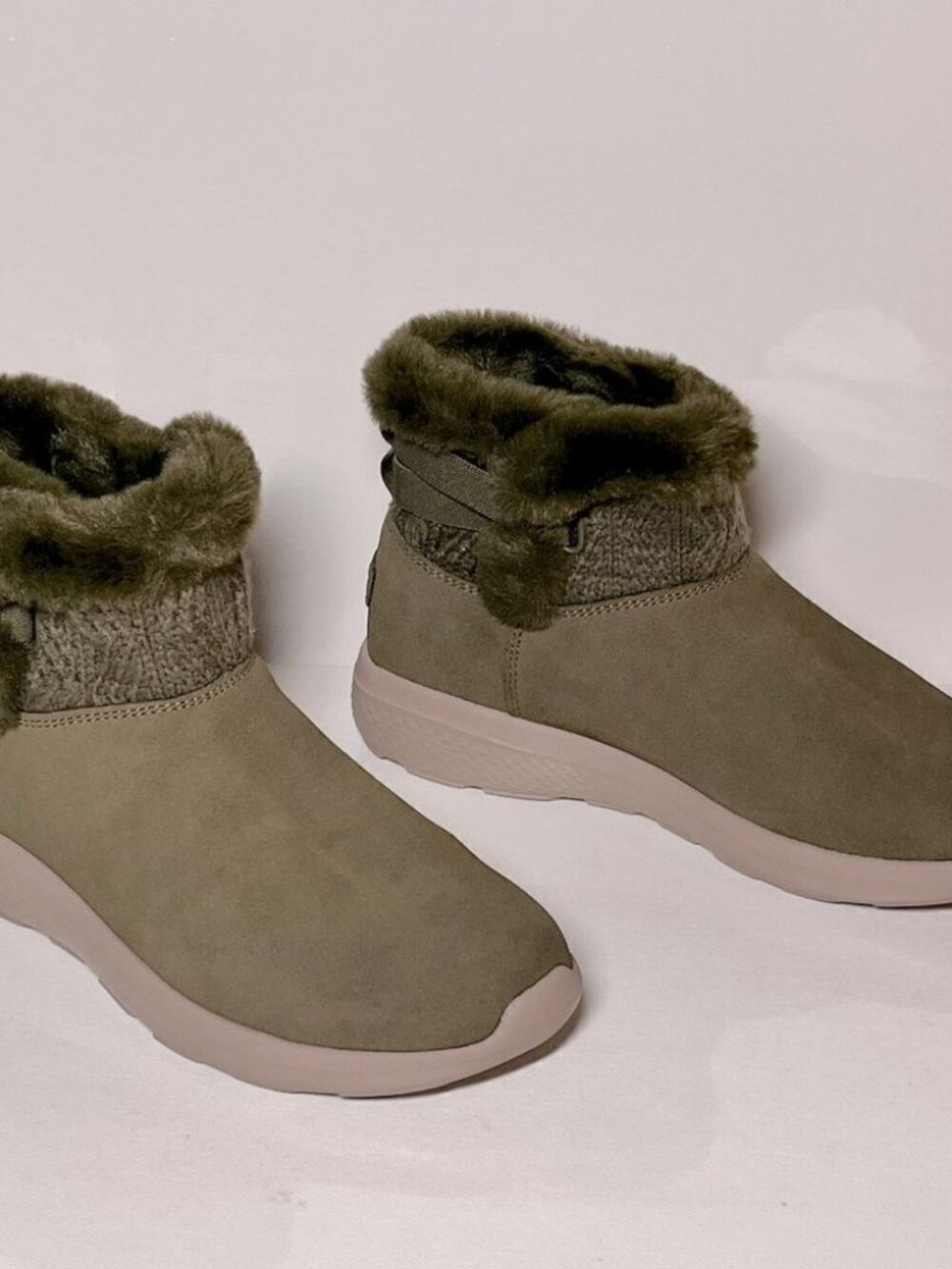 Skechers On-the-GO City Winter Gleam Water Repellent Suede Boots